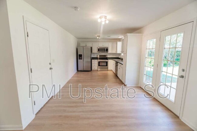 Building Photo - 432 Longspur Ct