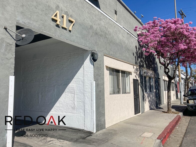 Building Photo - 417 W Los Feliz Rd