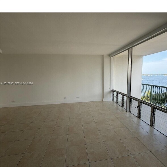 Building Photo - 1408 Brickell Bay Dr