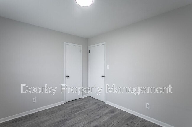 Building Photo - 186 Greens Lake Cir