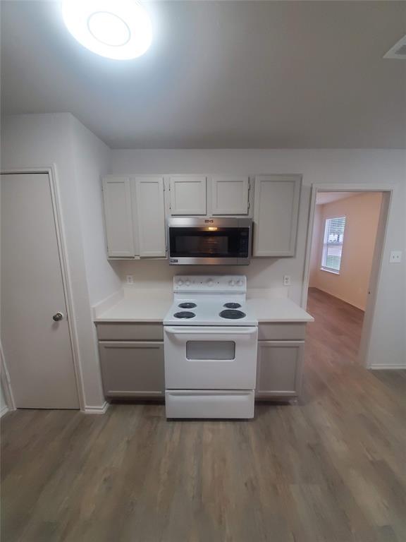 Building Photo - 6909 Hyland Cir