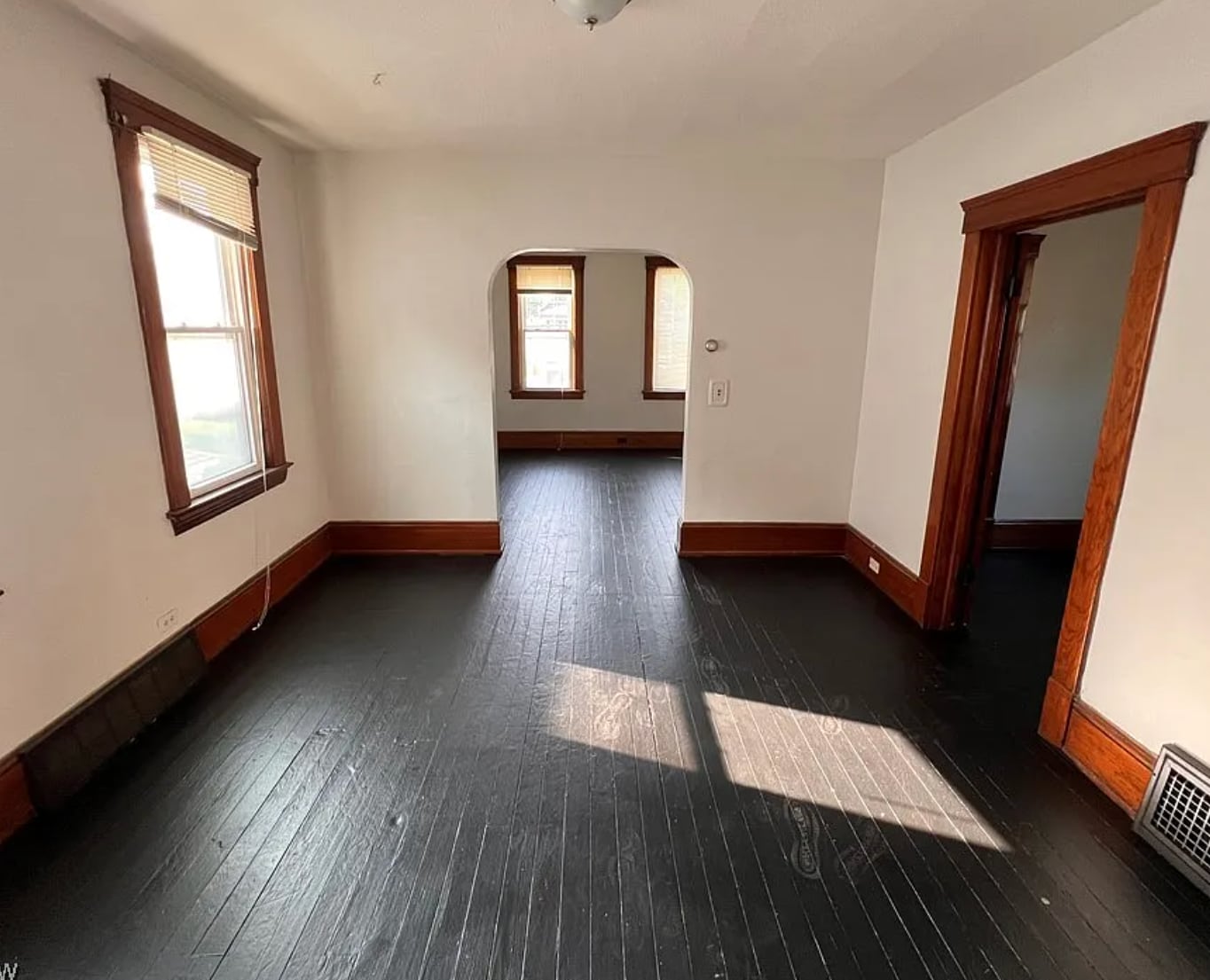 Building Photo - 6605 Bonna Ave