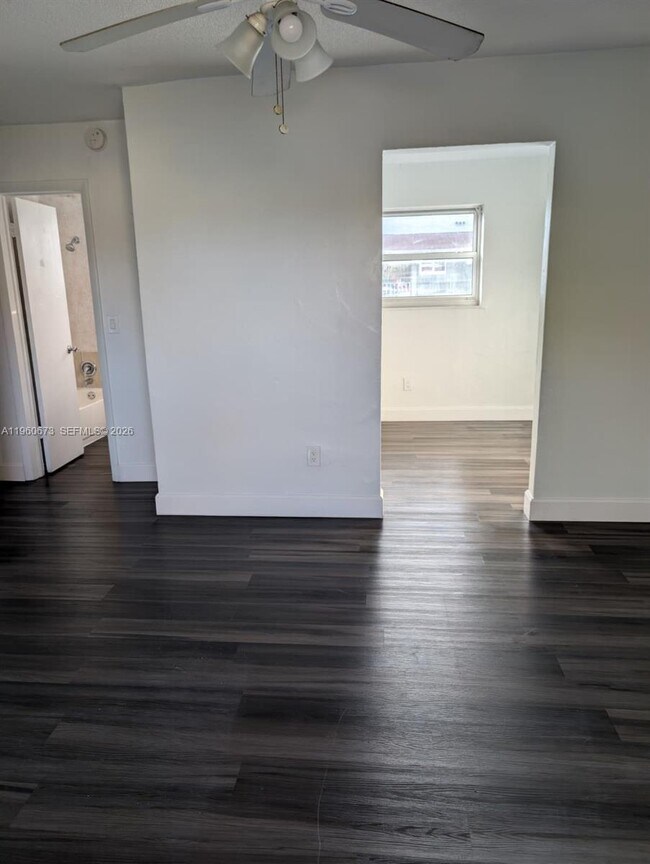 Building Photo - 1461 SW 5th St