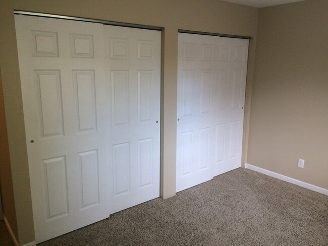 Building Photo - Updated Madison West townhomes - stainless appliances and many other upgrades