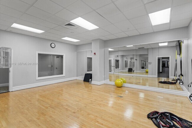 Building Photo - 2501 S Ocean Dr