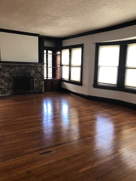 Building Photo - 1220 Hathaway Ave