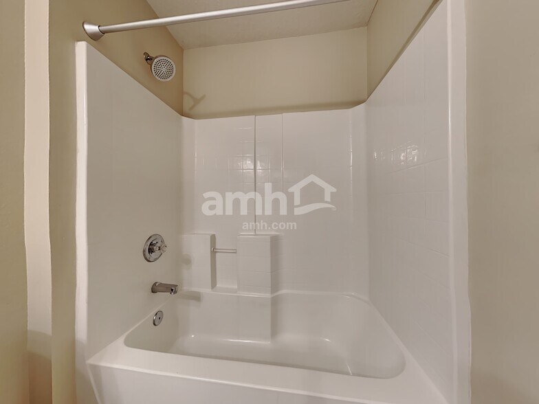 Building Photo - 428 Fort Drum Ct