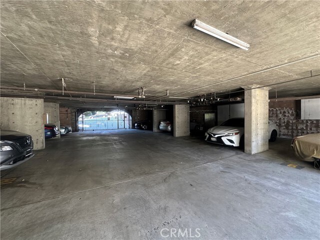 Building Photo - 1222 N Olive Dr