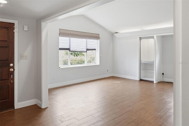 Building Photo - 1228 Spring Lake Dr