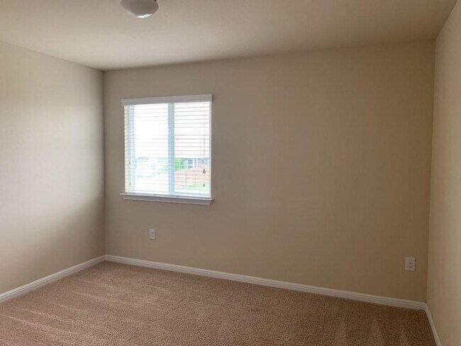 Building Photo - 109 Sabine River Dr