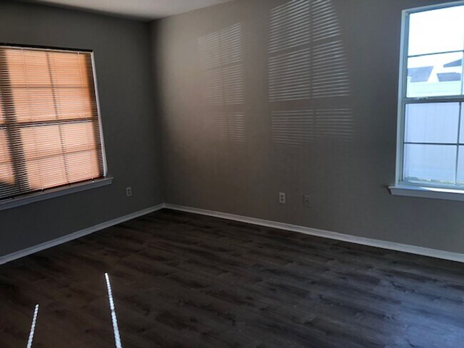 Building Photo - 63 Godley Park Wy