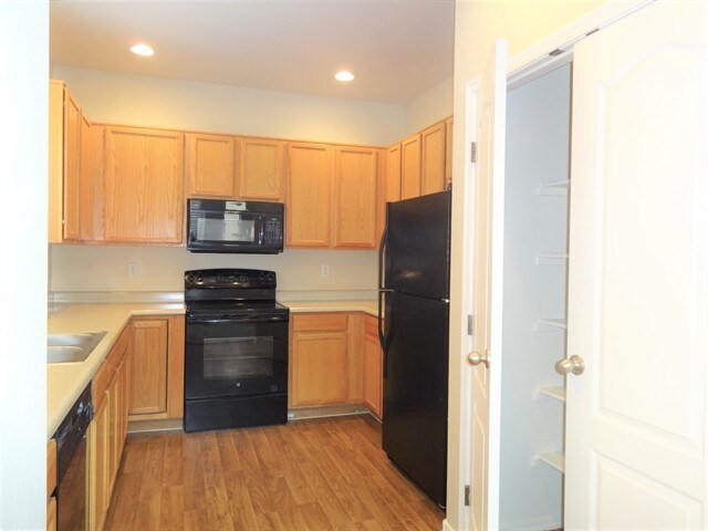 Building Photo - 6612 W Shaw Butte Dr