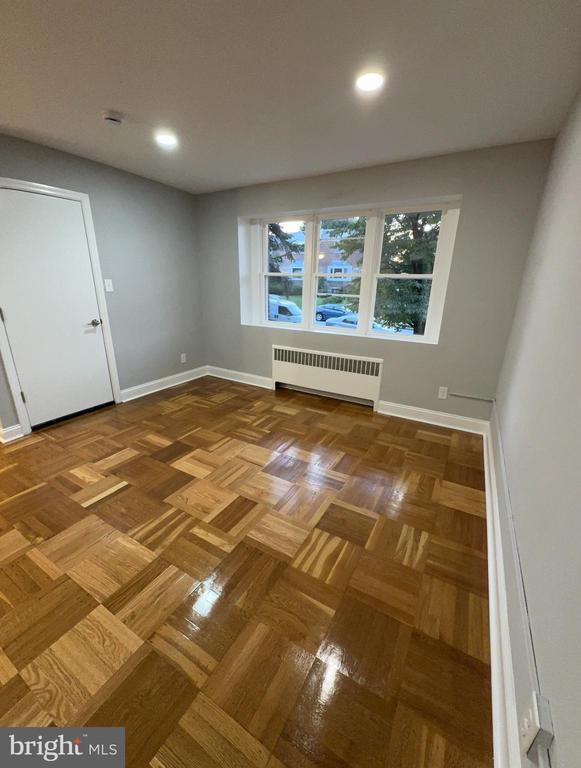 Building Photo - 928 Durard St