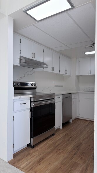 Building Photo - 2499 Kapiolani Blvd