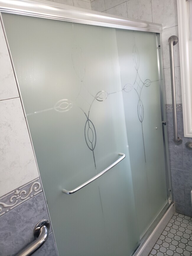 Building Photo - 19 Maplewood Ave