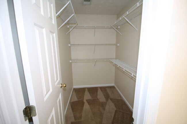 Building Photo - Single Family Home in the Hamburg Area         20260504
