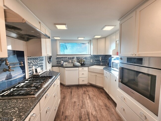 Building Photo - 340 NJ-94