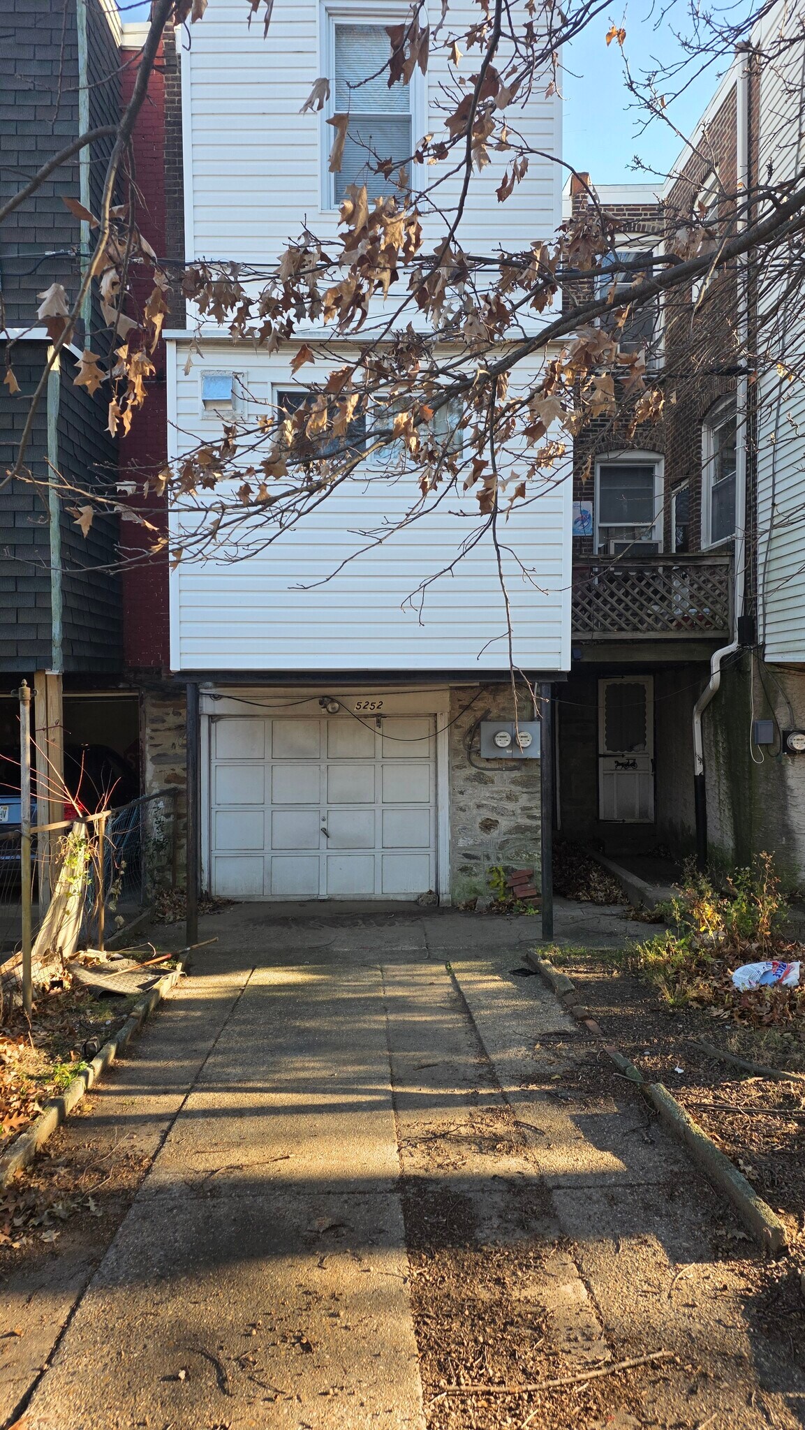 Building Photo - 5252 Oakland St