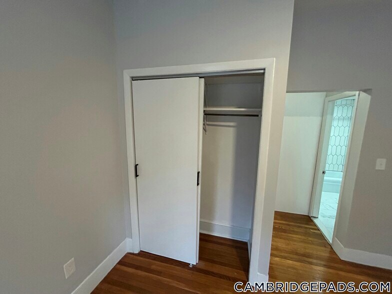 Building Photo - 1576 Cambridge St