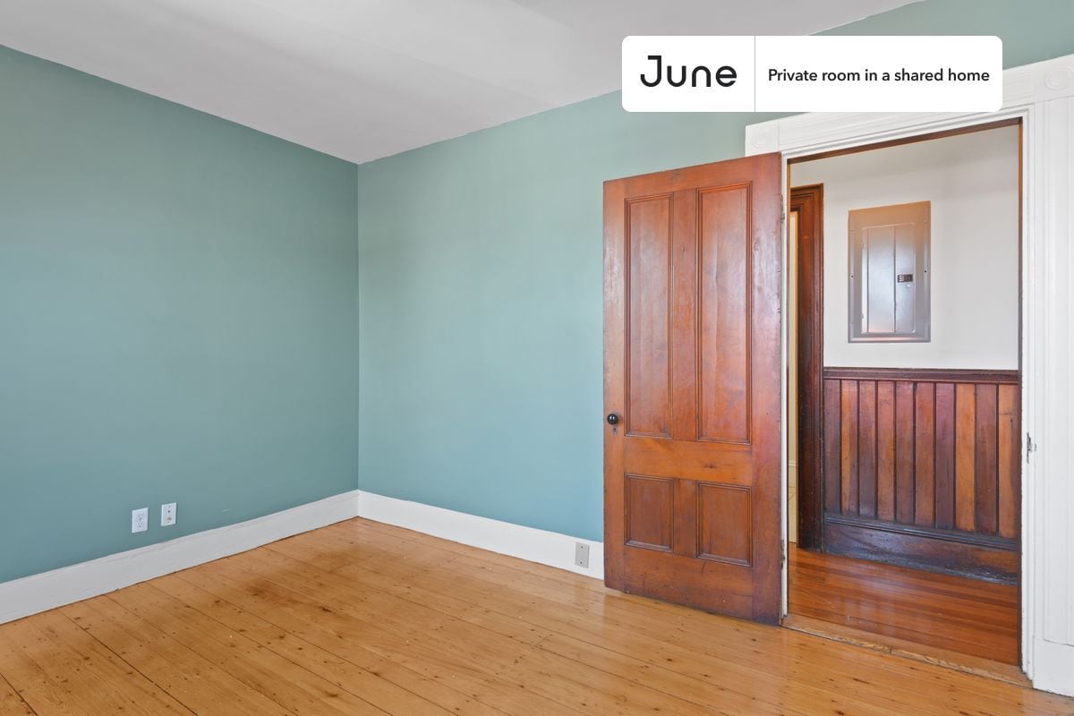 Building Photo - Room in Shared 4 bed/2 bath home