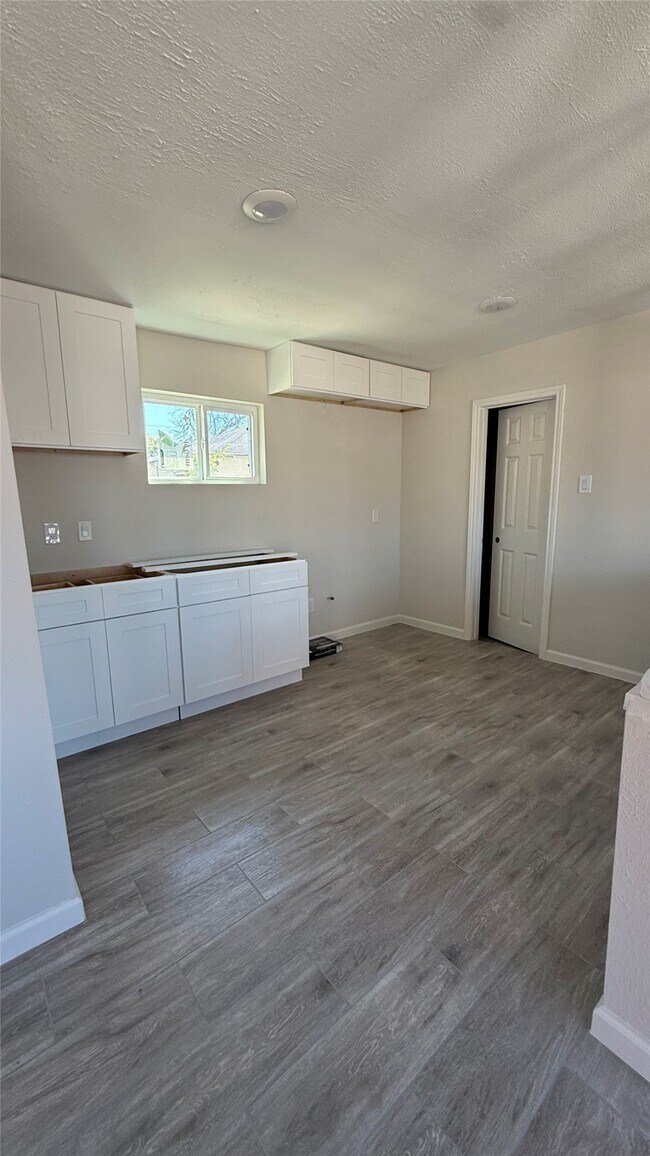 Building Photo - 7010 Brownsville St