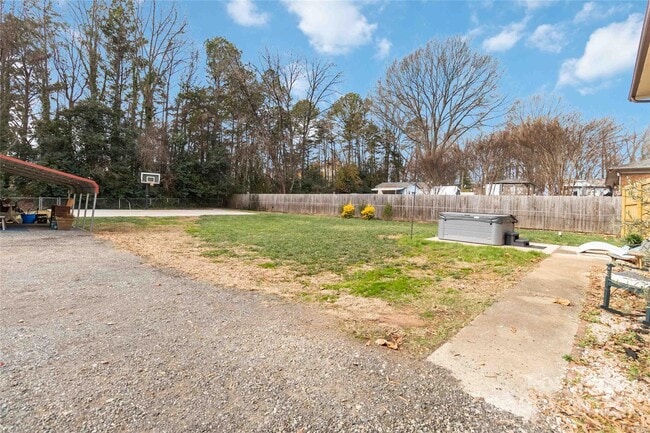 Building Photo - 405 Hillcrest Dr