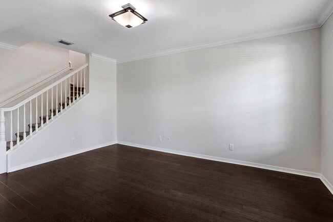 Building Photo - 1114 Sweet Hill Dr