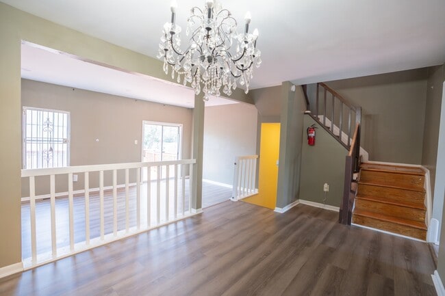 Building Photo - 8202 Ashford Blvd