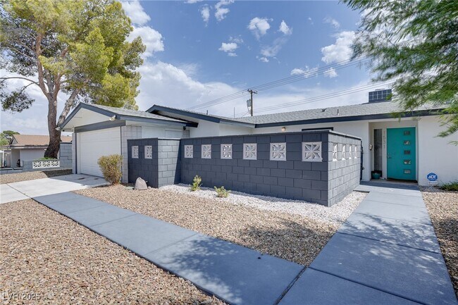 Building Photo - 1531 Commanche Dr
