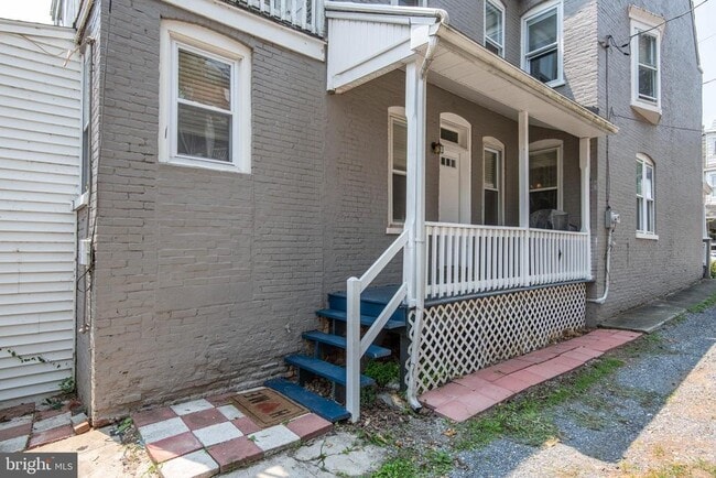 Building Photo - 445 Nevin St