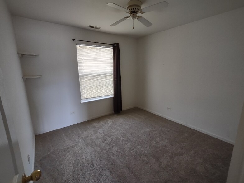 Building Photo - 280 Crestview Dr