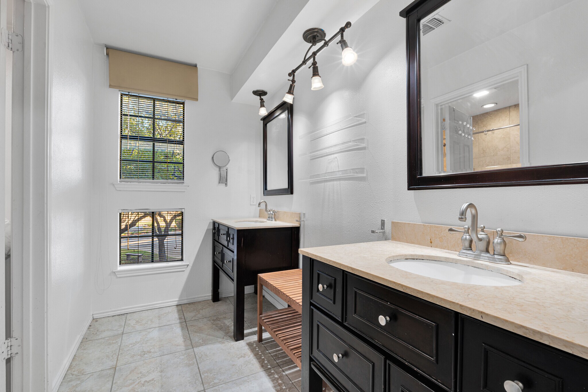 Building Photo - 7930 Roanoke Run