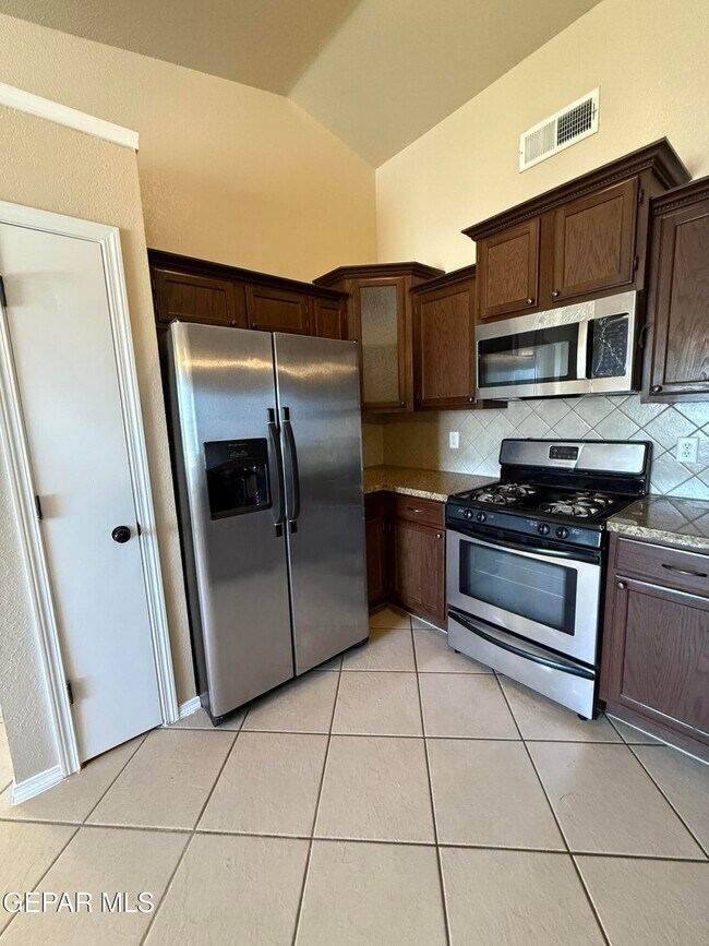 Building Photo - 732 Desert Sage Dr
