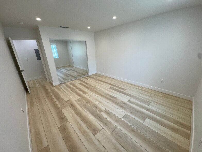 Building Photo - 14621 Leadwell St
