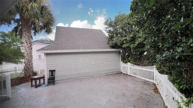 Building Photo - 934 Westpark Dr