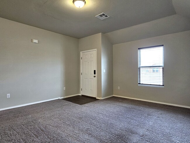 Building Photo - Harrah Haven: Exceptional 3 Bed, 2 Bath Re...