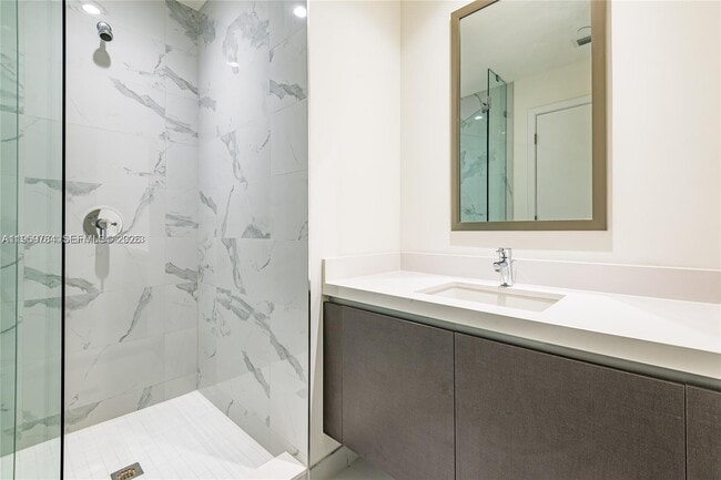 Building Photo - 851 NE 1st Ave