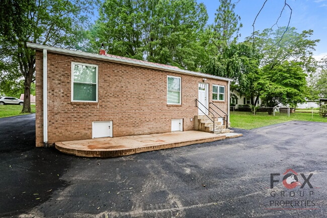 Building Photo - 235 Linwood Rd