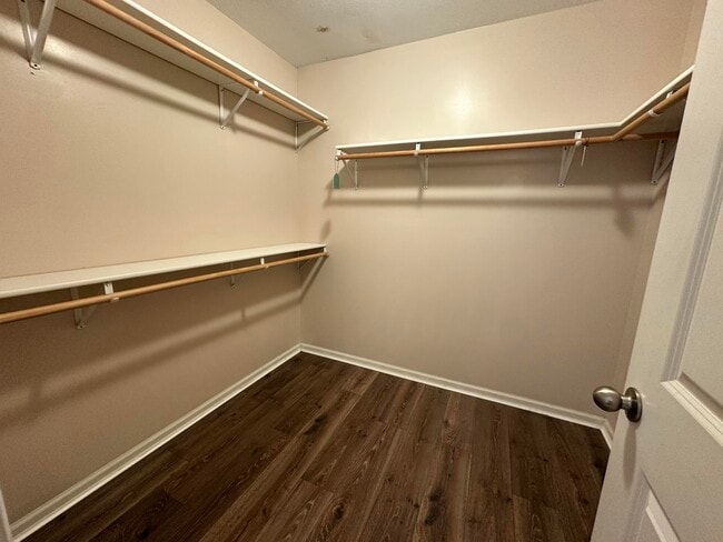 Building Photo - 305 Port Way