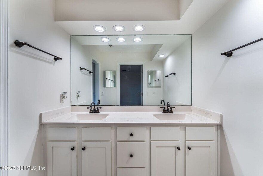 Building Photo - 13926 Spanish Marsh Ct
