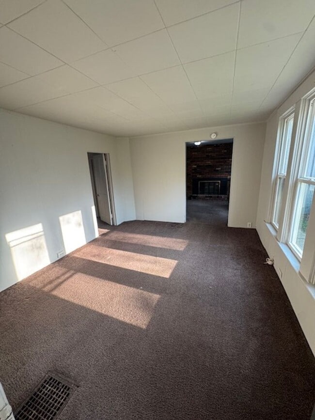 Building Photo - 1342 Guthrie St