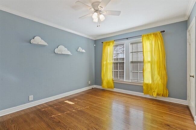 Building Photo - 7115 La Vista Dr