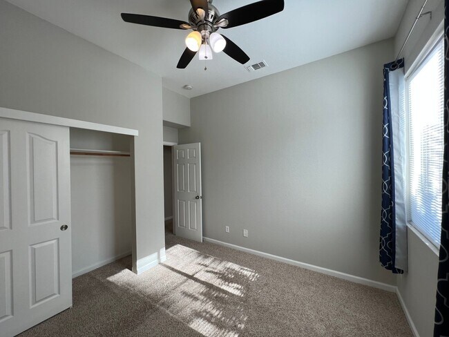 Building Photo - Livingston: $2450 3 Bedroom 2 Bathroom Sin...