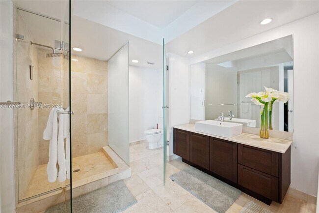 Building Photo - 150 Sunny Isles Blvd