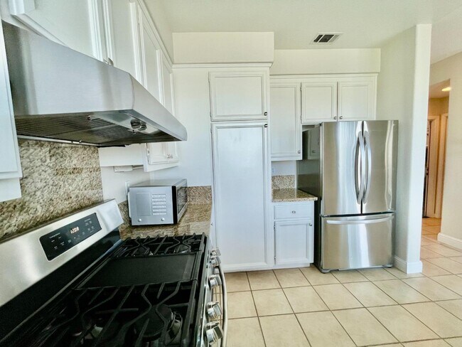 Building Photo - 509 Breakwater Dr