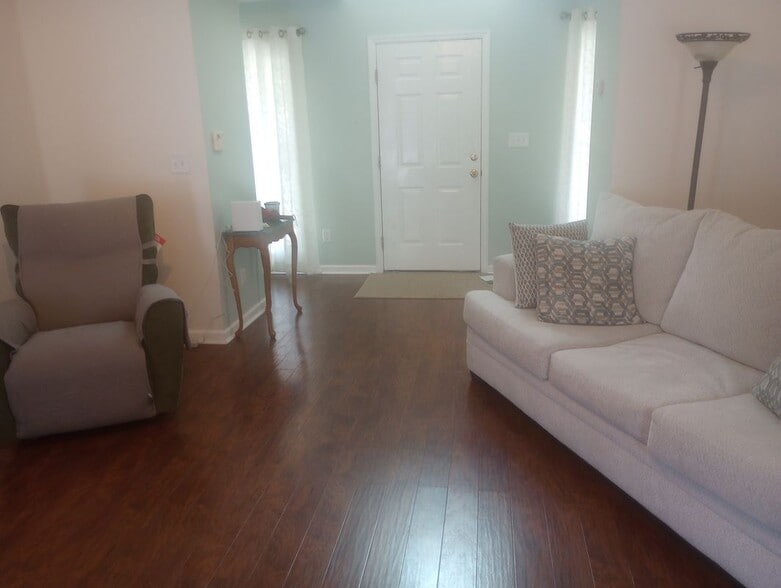 Building Photo - 518 Ridgecliff Ct