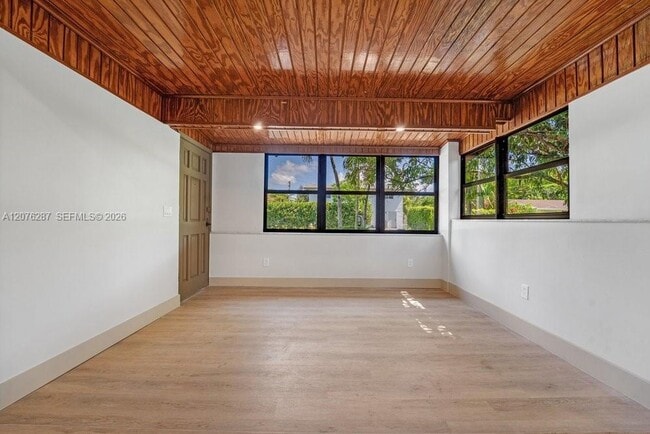 Building Photo - 450 NW 140th St