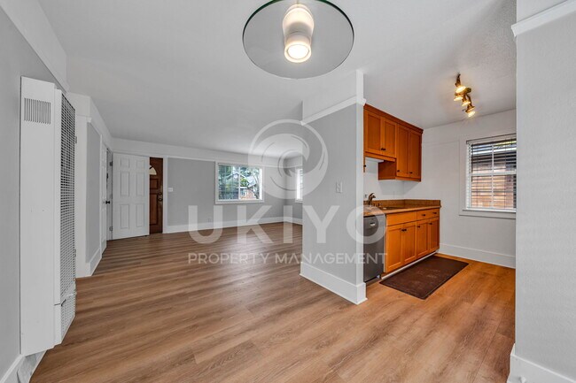 Building Photo - 620 Alcatraz Ave