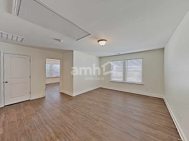 Building Photo - 427 Catawba St