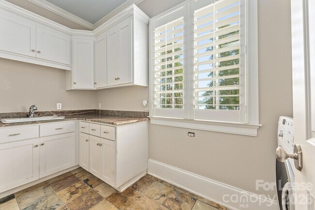 Building Photo - 17831 Mollypop Ln